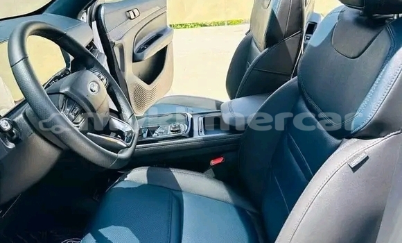 Buy Used Ford Territory White Car in Chbar Mon in Kampong Speu Province