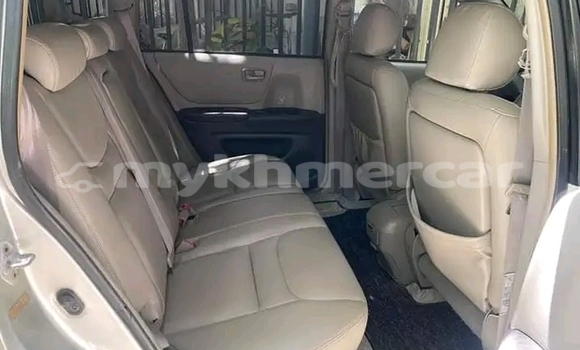 Acheter Occasion Voiture Toyota Highlander Autre à Cheom Ksan, Preah Vihear Province Acheter Occasion Voiture Toyota Highlander Autre à Cheom Ksan, Preah Vihear Province