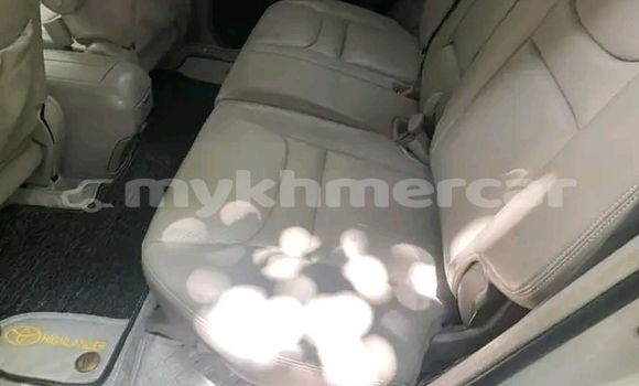 Acheter Occasion Voiture Toyota Highlander Autre à Cheom Ksan, Preah Vihear Province Acheter Occasion Voiture Toyota Highlander Autre à Cheom Ksan, Preah Vihear Province