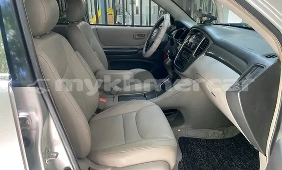 Acheter Occasion Voiture Toyota Highlander Autre à Koulen, Preah Vihear Province Acheter Occasion Voiture Toyota Highlander Autre à Koulen, Preah Vihear Province