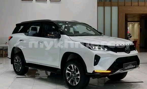 Acheter Occasion Voiture Toyota Fortuner Blanc à Khemarak Phoumin, Koh Kong Province Acheter Occasion Voiture Toyota Fortuner Blanc à Khemarak Phoumin, Koh Kong Province