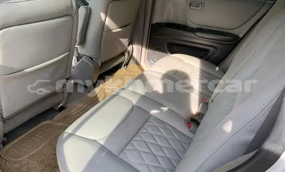 Buy Used Toyota Highlander White Car in Cheom Ksan in Preah Vihear Province Buy Used Toyota Highlander White Car in Cheom Ksan in Preah Vihear Province