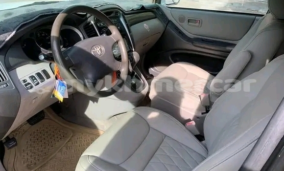 Buy Used Toyota Highlander White Car in Cheom Ksan in Preah Vihear Province Buy Used Toyota Highlander White Car in Cheom Ksan in Preah Vihear Province