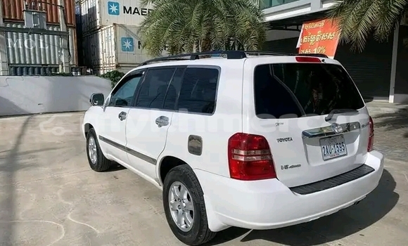 Buy Used Toyota Highlander White Car in Cheom Ksan in Preah Vihear Province Buy Used Toyota Highlander White Car in Cheom Ksan in Preah Vihear Province