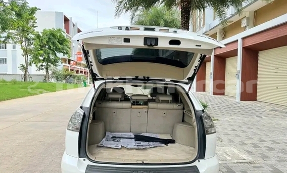 Buy Used Lexus RX 330 White Car in Cheom Ksan in Preah Vihear Province Buy Used Lexus RX 330 White Car in Cheom Ksan in Preah Vihear Province