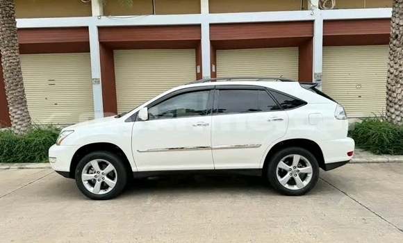 Buy Used Lexus RX 330 White Car in Cheom Ksan in Preah Vihear Province Buy Used Lexus RX 330 White Car in Cheom Ksan in Preah Vihear Province