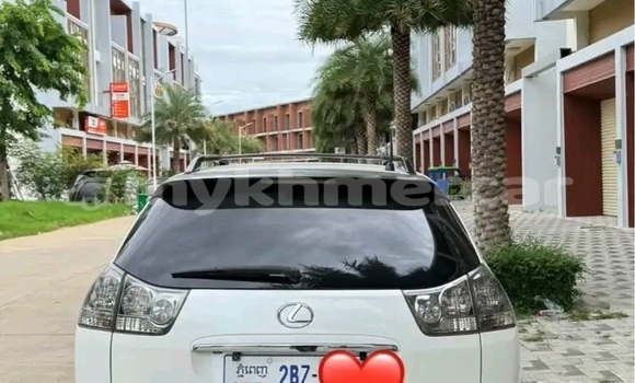 Buy Used Lexus RX 330 White Car in Cheom Ksan in Preah Vihear Province Buy Used Lexus RX 330 White Car in Cheom Ksan in Preah Vihear Province