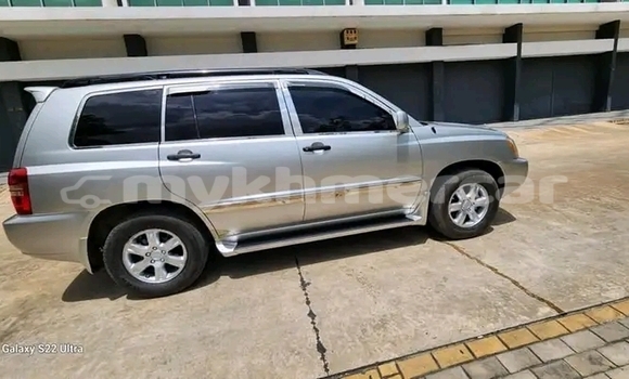 Buy Used Toyota Highlander Other Car in Khŭm Sráng in Kampong Speu Province Buy Used Toyota Highlander Other Car in Khŭm Sráng in Kampong Speu Province