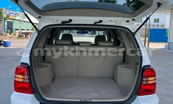 Buy Used Toyota Highlander White Car in Mongkol Borey in Banteay Meanchey Province Buy Used Toyota Highlander White Car in Mongkol Borey in Banteay Meanchey Province