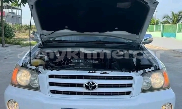 Buy Used Toyota Highlander White Car in Mongkol Borey in Banteay Meanchey Province Buy Used Toyota Highlander White Car in Mongkol Borey in Banteay Meanchey Province