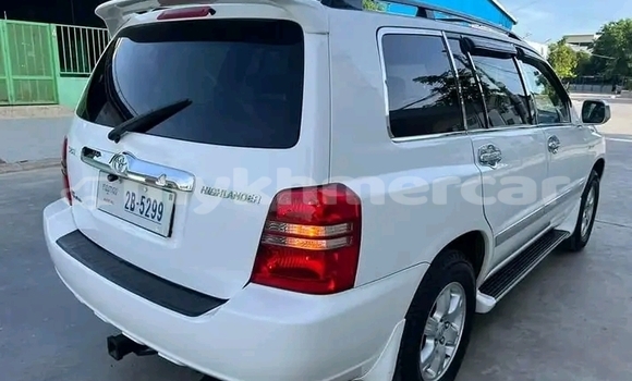 Buy Used Toyota Highlander White Car in Mongkol Borey in Banteay Meanchey Province Buy Used Toyota Highlander White Car in Mongkol Borey in Banteay Meanchey Province
