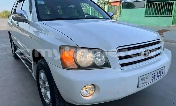 Buy Used Toyota Highlander White Car in Mongkol Borey in Banteay Meanchey Province Buy Used Toyota Highlander White Car in Mongkol Borey in Banteay Meanchey Province