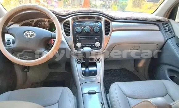 Buy Used Toyota Highlander White Car in Khŭm Sráng in Kampong Speu Province Buy Used Toyota Highlander White Car in Khŭm Sráng in Kampong Speu Province