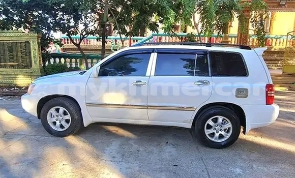 Buy Used Toyota Highlander White Car in Khŭm Sráng in Kampong Speu Province Buy Used Toyota Highlander White Car in Khŭm Sráng in Kampong Speu Province