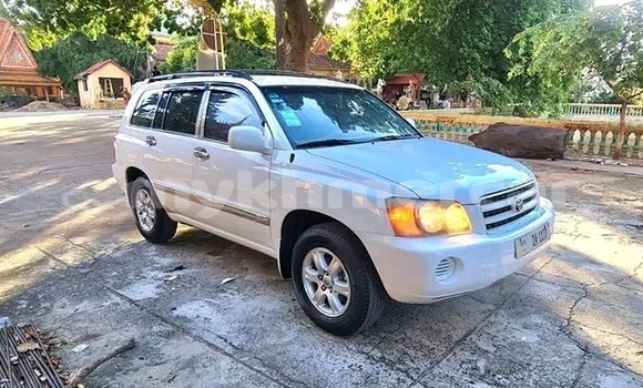 Buy Used Toyota Highlander White Car in Khŭm Sráng in Kampong Speu Province Buy Used Toyota Highlander White Car in Khŭm Sráng in Kampong Speu Province