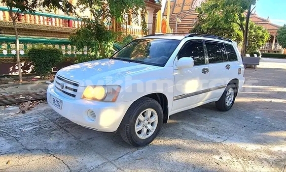 Buy Used Toyota Highlander White Car in Khŭm Sráng in Kampong Speu Province Buy Used Toyota Highlander White Car in Khŭm Sráng in Kampong Speu Province