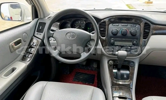 Buy Used Toyota Highlander Other Car in Cheom Ksan in Preah Vihear Province Buy Used Toyota Highlander Other Car in Cheom Ksan in Preah Vihear Province