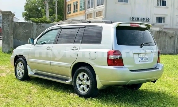 Buy Used Toyota Highlander Other Car in Cheom Ksan in Preah Vihear Province Buy Used Toyota Highlander Other Car in Cheom Ksan in Preah Vihear Province