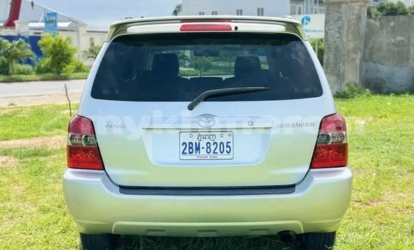 Buy Used Toyota Highlander Other Car in Cheom Ksan in Preah Vihear Province Buy Used Toyota Highlander Other Car in Cheom Ksan in Preah Vihear Province