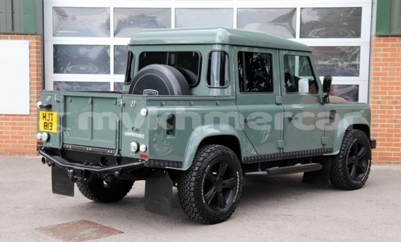 Buy Used Land Rover Defender Green Car in Phnom Penh in Phnom Penh Buy Used Land Rover Defender Green Car in Phnom Penh in Phnom Penh
