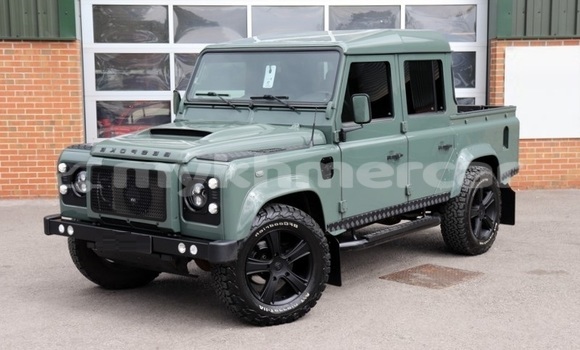 Buy Used Land Rover Defender Green Car in Phnom Penh in Phnom Penh Buy Used Land Rover Defender Green Car in Phnom Penh in Phnom Penh