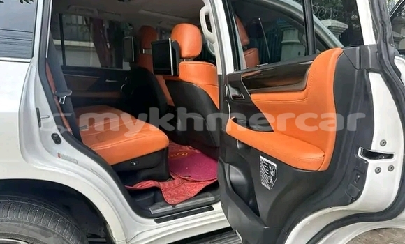 Buy Used Lexus LX 570 White Car in KhΕm SrΓ‘ng in Kampong Speu Province Buy Used Lexus LX 570 White Car in KhΕm SrΓ‘ng in Kampong Speu Province