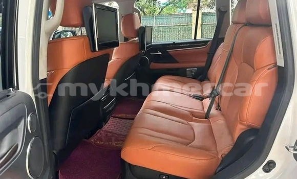 Buy Used Lexus LX 570 White Car in KhΕm SrΓ‘ng in Kampong Speu Province Buy Used Lexus LX 570 White Car in KhΕm SrΓ‘ng in Kampong Speu Province