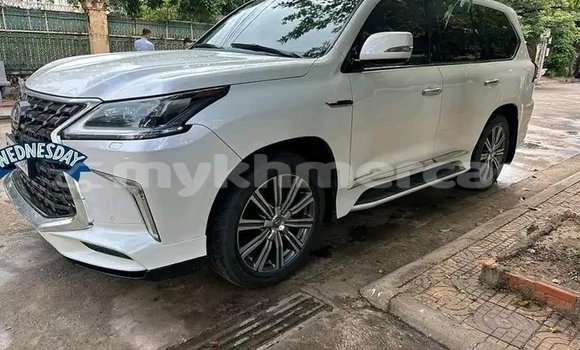 Buy Used Lexus LX 570 White Car in KhΕm SrΓ‘ng in Kampong Speu Province Buy Used Lexus LX 570 White Car in KhΕm SrΓ‘ng in Kampong Speu Province