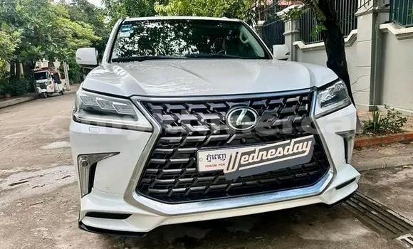 Buy Used Lexus LX 570 White Car in KhΕm SrΓ‘ng in Kampong Speu Province Buy Used Lexus LX 570 White Car in KhΕm SrΓ‘ng in Kampong Speu Province
