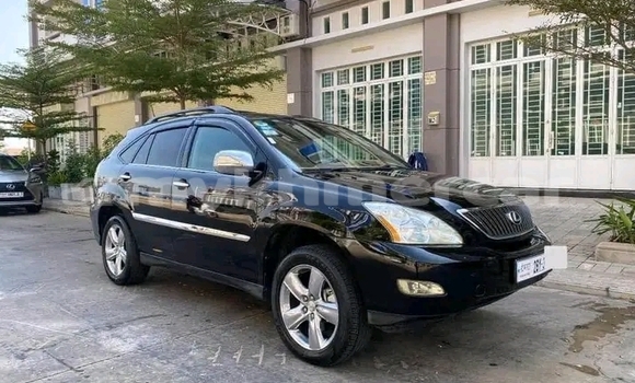 Buy Used Lexus RX 330 White Car in Cheom Ksan in Preah Vihear Province Buy Used Lexus RX 330 White Car in Cheom Ksan in Preah Vihear Province