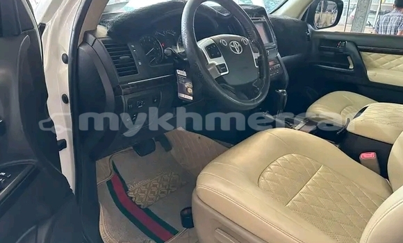 Buy Used Toyota Highlander White Car in KhΕm SrΓ‘ng in Kampong Speu Province Buy Used Toyota Highlander White Car in KhΕm SrΓ‘ng in Kampong Speu Province