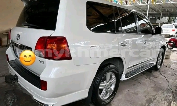 Buy Used Toyota Highlander White Car in KhΕm SrΓ‘ng in Kampong Speu Province Buy Used Toyota Highlander White Car in KhΕm SrΓ‘ng in Kampong Speu Province