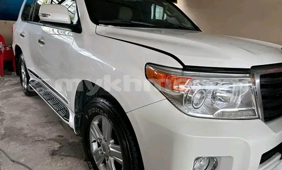 Buy Used Toyota Highlander White Car in KhΕm SrΓ‘ng in Kampong Speu Province Buy Used Toyota Highlander White Car in KhΕm SrΓ‘ng in Kampong Speu Province