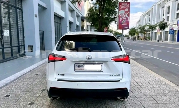 Buy Used Lexus RX 350 White Car in Cheom Ksan in Preah Vihear Province Buy Used Lexus RX 350 White Car in Cheom Ksan in Preah Vihear Province