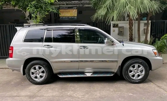 Buy Used Toyota Highlander Other Car in Cheom Ksan in Preah Vihear Province Buy Used Toyota Highlander Other Car in Cheom Ksan in Preah Vihear Province