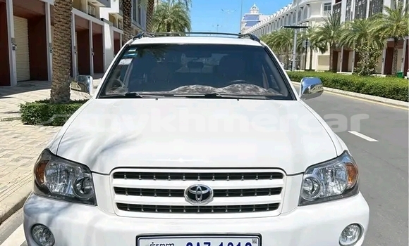 Buy Used Toyota Highlander White Car in Cheom Ksan in Preah Vihear Province Buy Used Toyota Highlander White Car in Cheom Ksan in Preah Vihear Province