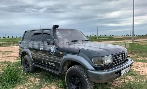 Buy Used Toyota Land Cruiser Black Car in Cheom Ksan in Preah Vihear Province Buy Used Toyota Land Cruiser Black Car in Cheom Ksan in Preah Vihear Province