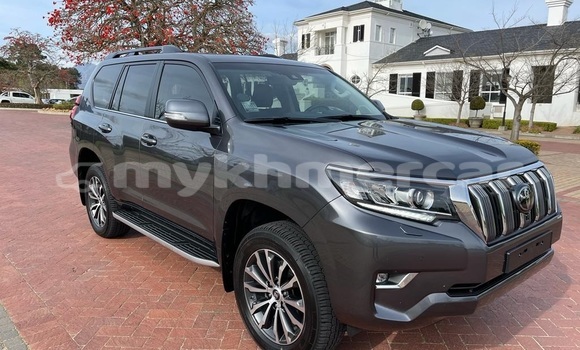 Buy Used Toyota Land Cruiser Prado Blue Car in Phnom Penh in Phnom Penh Buy Used Toyota Land Cruiser Prado Blue Car in Phnom Penh in Phnom Penh