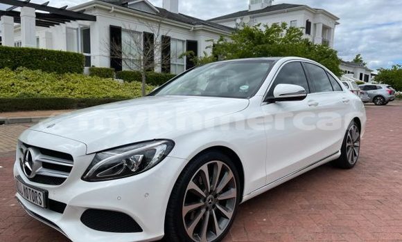 Buy Used Mercedes-Benz C250 coupe White Car in Phnom Penh in Phnom Penh