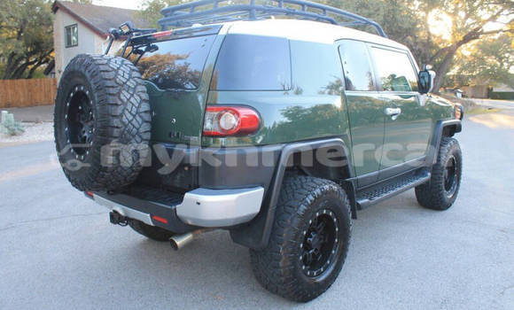 Buy Used Toyota FJ Cruiser Green Car in Phnom Penh in Phnom Penh Buy Used Toyota FJ Cruiser Green Car in Phnom Penh in Phnom Penh