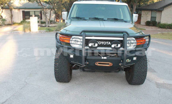 Buy Used Toyota FJ Cruiser Green Car in Phnom Penh in Phnom Penh Buy Used Toyota FJ Cruiser Green Car in Phnom Penh in Phnom Penh