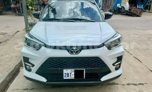 Buy Used Nissan Rogue White Car in Cheom Ksan in Preah Vihear Province Buy Used Nissan Rogue White Car in Cheom Ksan in Preah Vihear Province