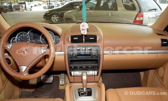 Buy Import Porsche Cayenne Green Car in Import - Dubai in Kampot Province Buy Import Porsche Cayenne Green Car in Import - Dubai in Kampot Province