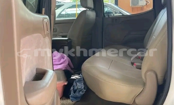 Buy Used Toyota Tacoma White Car in Kep in Kep Province Buy Used Toyota Tacoma White Car in Kep in Kep Province