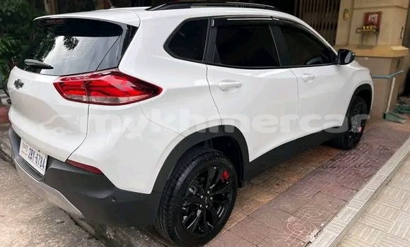 Acheter Occasion Voiture Chevrolet Captiva Blanc à Moung Ruessei, Battambang Province Acheter Occasion Voiture Chevrolet Captiva Blanc à Moung Ruessei, Battambang Province