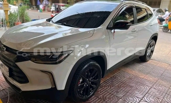 Acheter Occasion Voiture Chevrolet Captiva Blanc à Moung Ruessei, Battambang Province Acheter Occasion Voiture Chevrolet Captiva Blanc à Moung Ruessei, Battambang Province