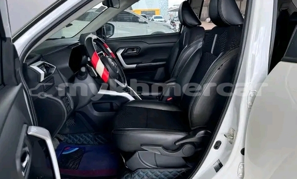 Acheter Occasion Voiture Toyota Ractis Blanc à Mongkol Borey, Banteay Meanchey Province Acheter Occasion Voiture Toyota Ractis Blanc à Mongkol Borey, Banteay Meanchey Province