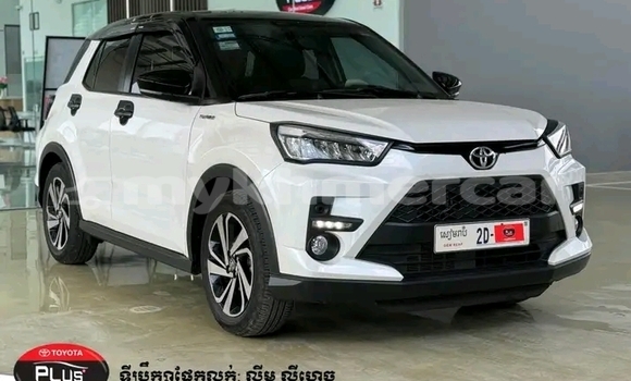 Acheter Occasion Voiture Toyota Ractis Blanc à Mongkol Borey, Banteay Meanchey Province Acheter Occasion Voiture Toyota Ractis Blanc à Mongkol Borey, Banteay Meanchey Province