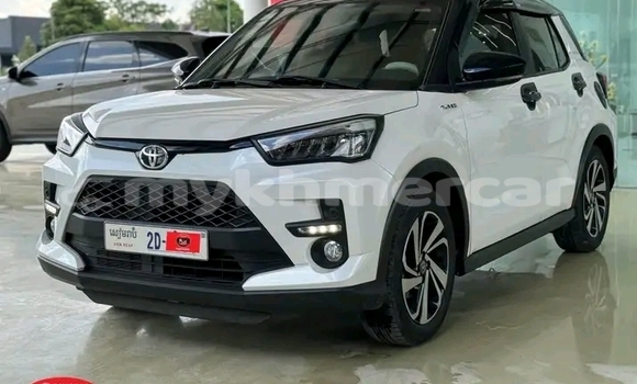 Acheter Occasion Voiture Toyota Ractis Blanc à Mongkol Borey, Banteay Meanchey Province Acheter Occasion Voiture Toyota Ractis Blanc à Mongkol Borey, Banteay Meanchey Province