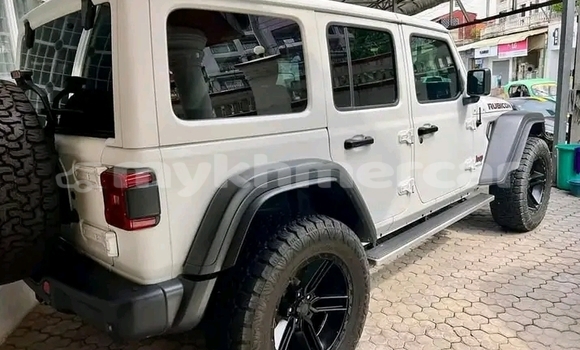 Acheter Occasion Voiture Jeep Renegade Autre à Chbar Mon, Kampong Speu Province Acheter Occasion Voiture Jeep Renegade Autre à Chbar Mon, Kampong Speu Province